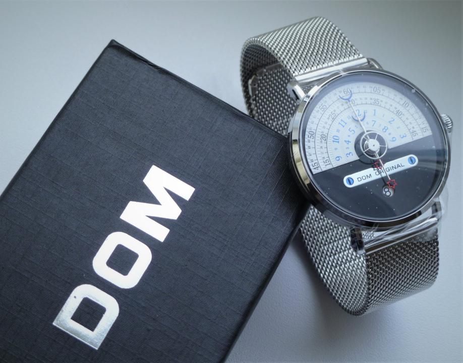 Необычные часы фирмы DOM