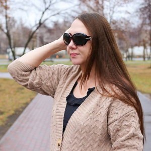 Солнцезащитные очки из #CHAMPS Factory Store.